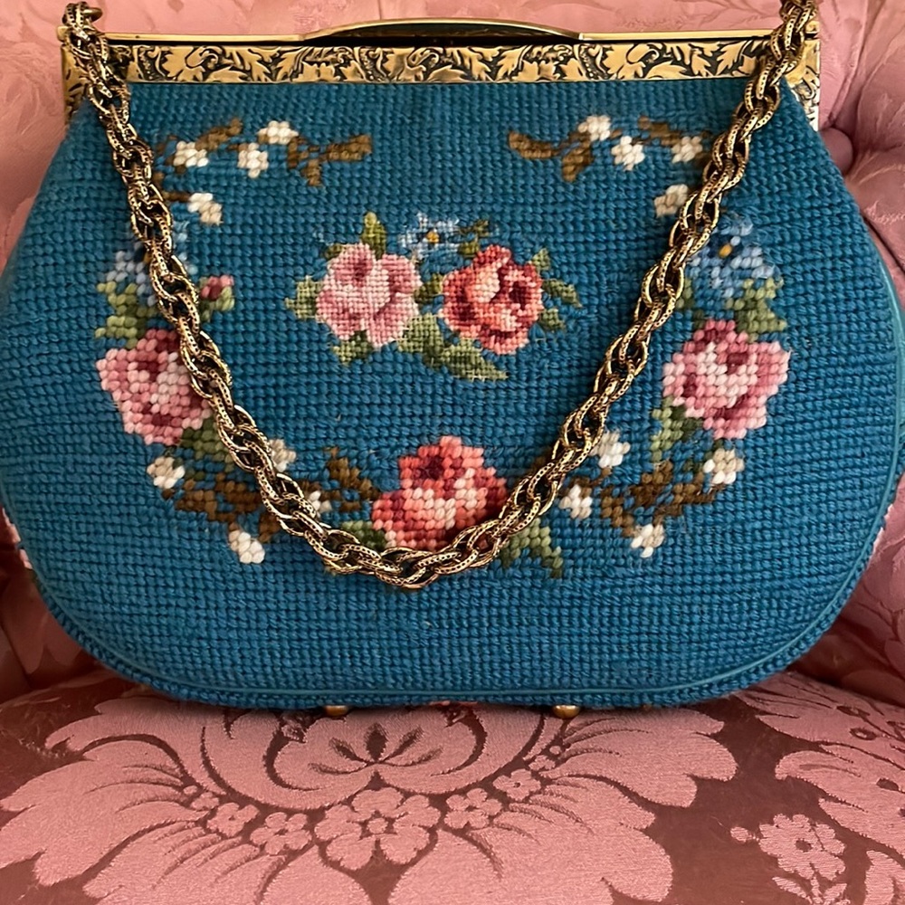 VINTAGE Needlepoint handbag.